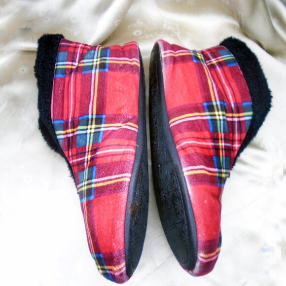 Holiday Tartan Slippers by Deerfoam - Picture 2 of 11